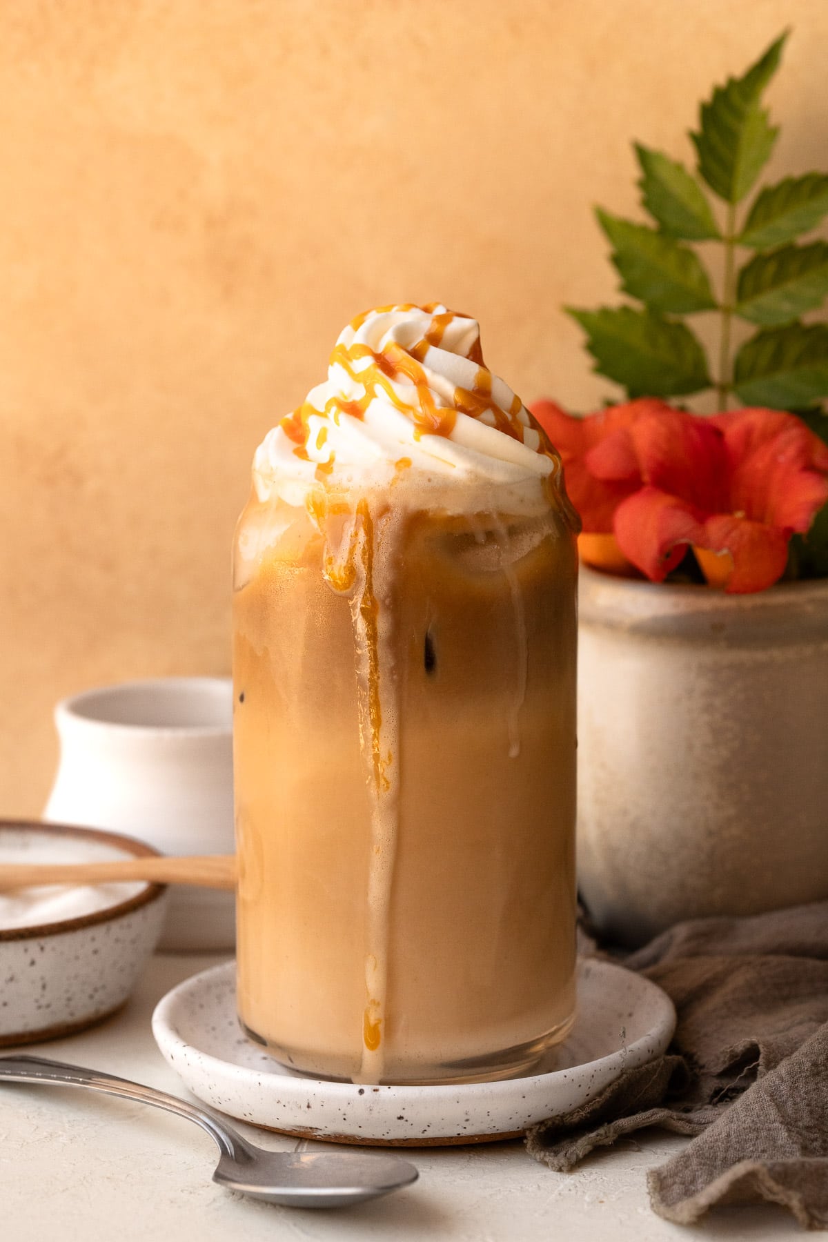 Easy Iced Caramel Latte: Barista-Quality in 5 Minutes